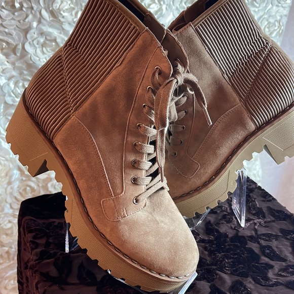 Vince Camuto Combat Boots VC Movelly Sz8.5 - Picture 3 of 11